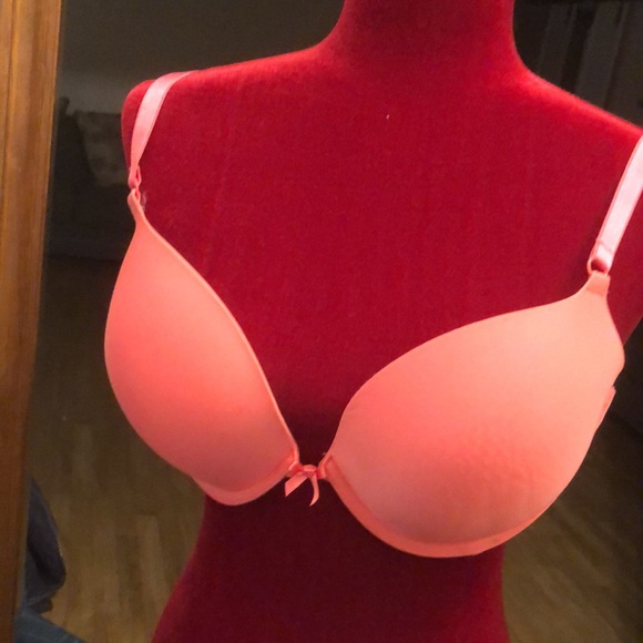 Victoria Secret - Picture 3 of 4